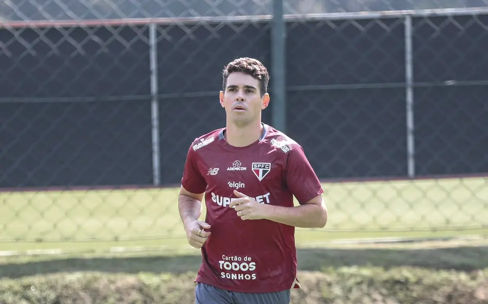 Medios brasileños: Oscar está hospitalizado por problema cardíaco, hinchas de Sao Paulo envían bendiciones
