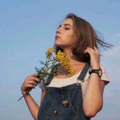 无根的蒲草