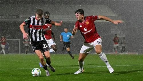Grimsby Town-Manchester United