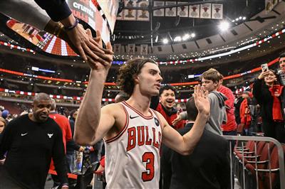 ¡Las reservas son impresionantes! Las reservas de los Bulls contribuyeron con 58 puntos combinados y los titulares anotaron 52 puntos.