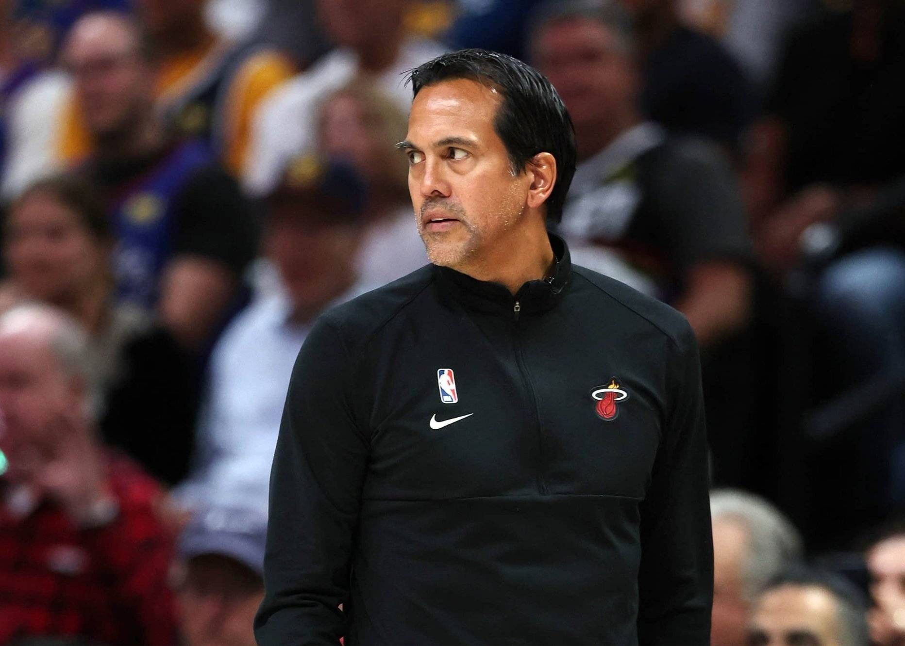 Medios estadounidenses: se produjo un grave incendio en la casa del entrenador del Heat, Spoelstra, sin víctimas hasta el momento