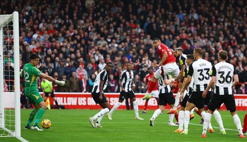 Nottingham Forest contra Newcastle United