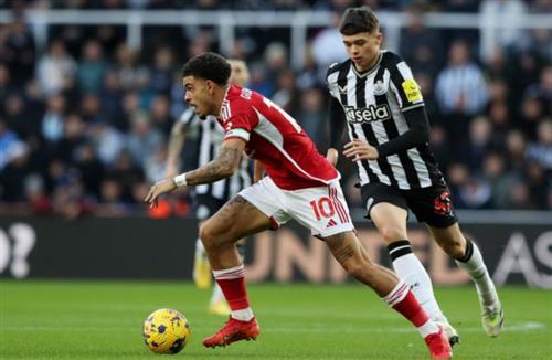 Nottingham Forest contra Newcastle United