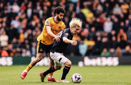Lobos contra Luton Town