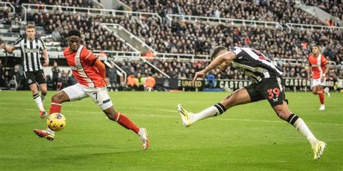Newcastle United-Luton Town