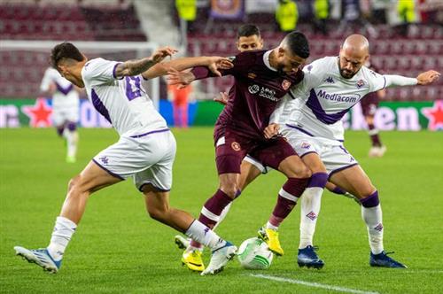 Fiorentina contra Hart FC